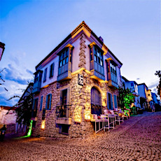Alaçatı Beyaz Kapı Otel